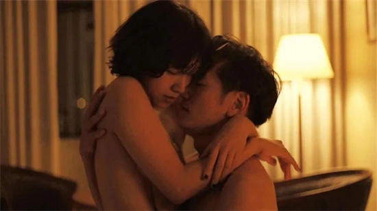 “spank”在BDSM中的魅力与风险，你准备好迎接挑战了吗？ 一