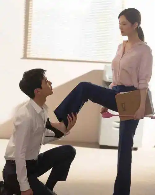 DS关系:它如何改变你对权力与亲密的理解? 一